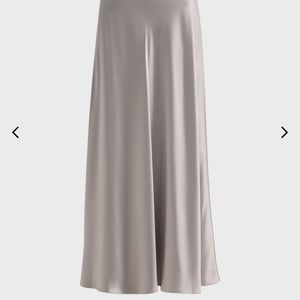 Lafayette 148 New York
Bias-Cut A-Line Maxi Skirt pale grey size 10